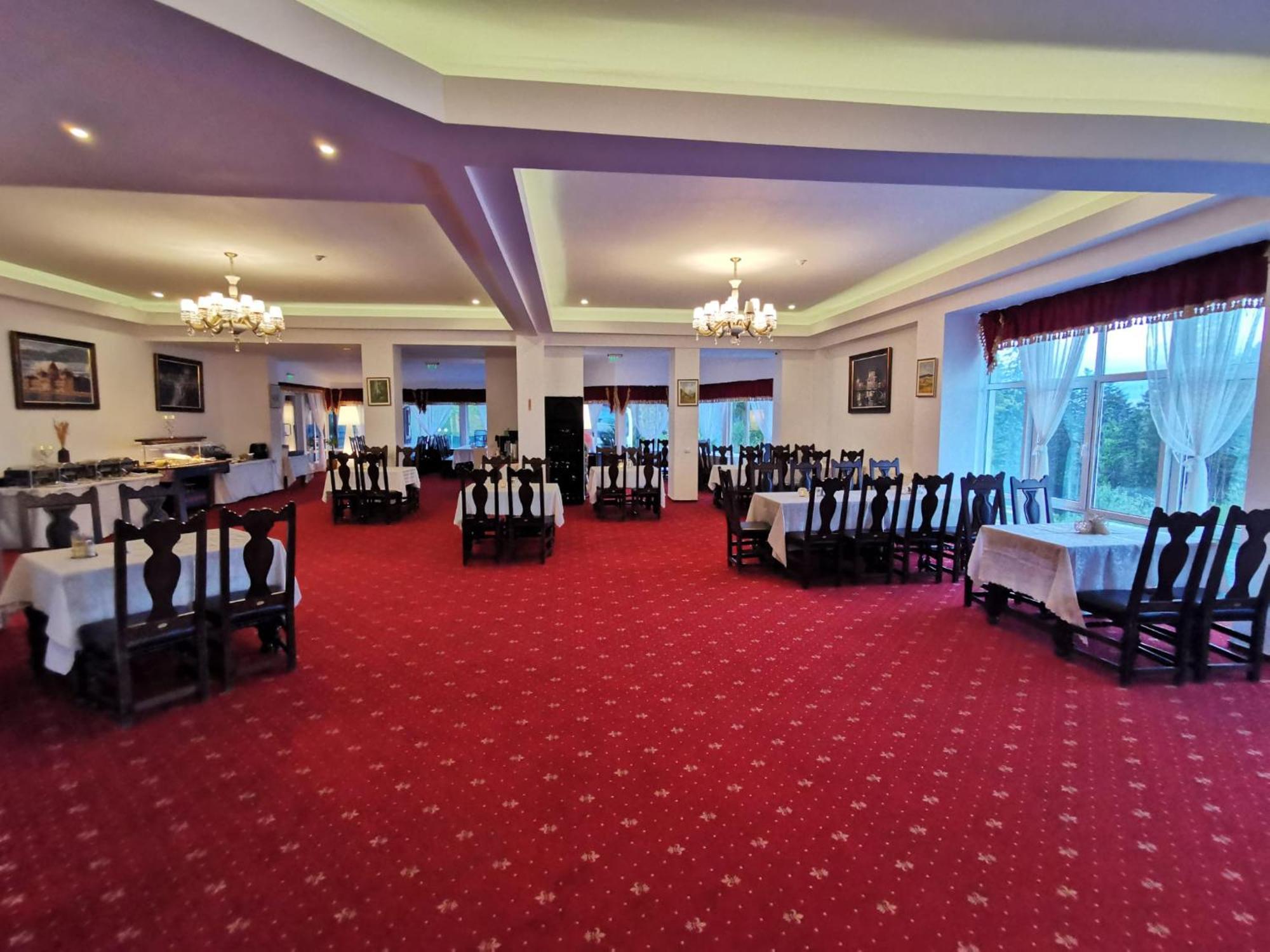 Atrium Panoramic Hotel & Spa Предеал Екстериор снимка
