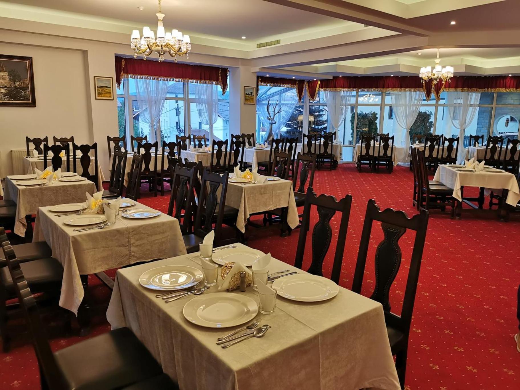 Atrium Panoramic Hotel & Spa Предеал Екстериор снимка